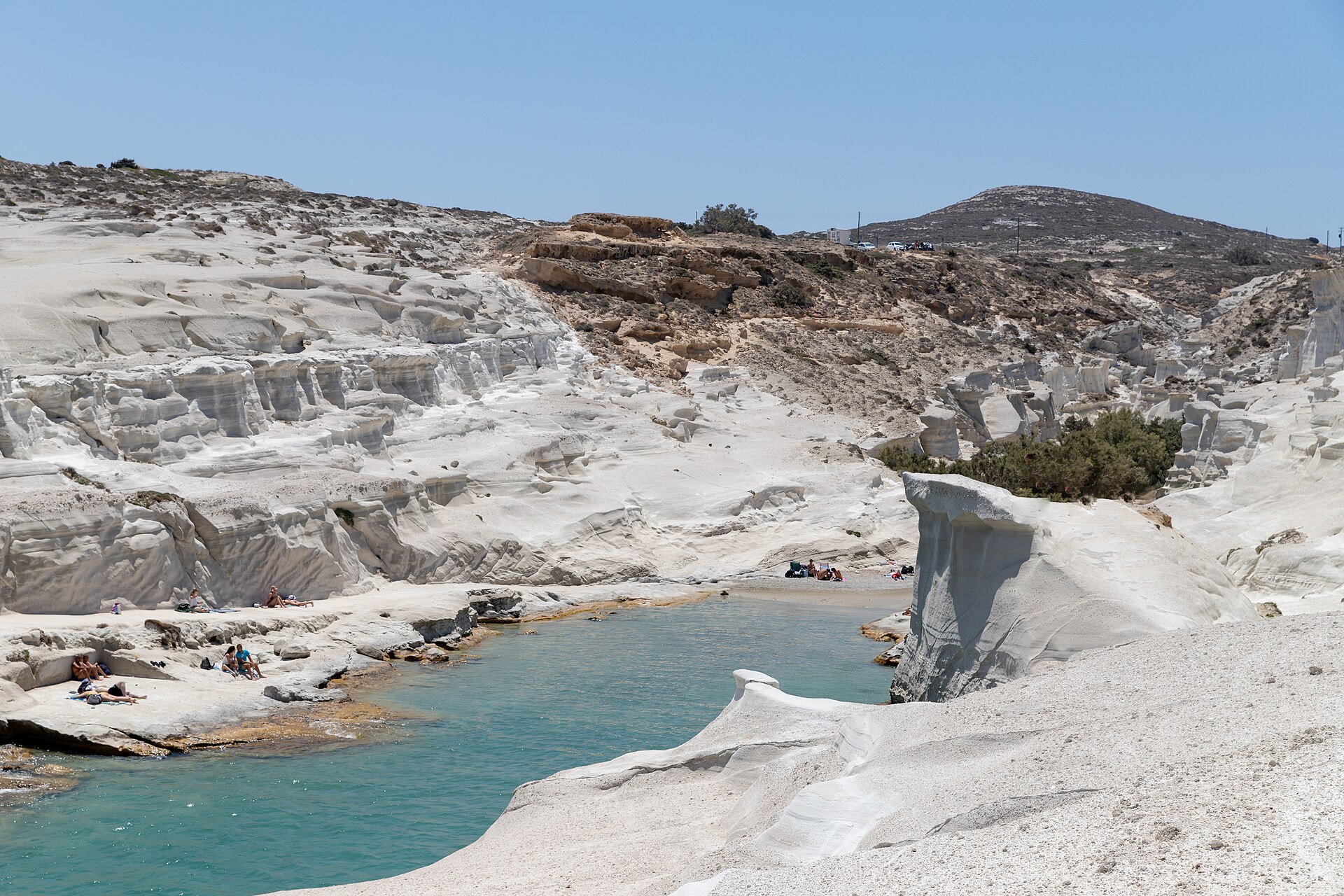 Roches blanches et eau turquoise à Sarakiniko, Milos